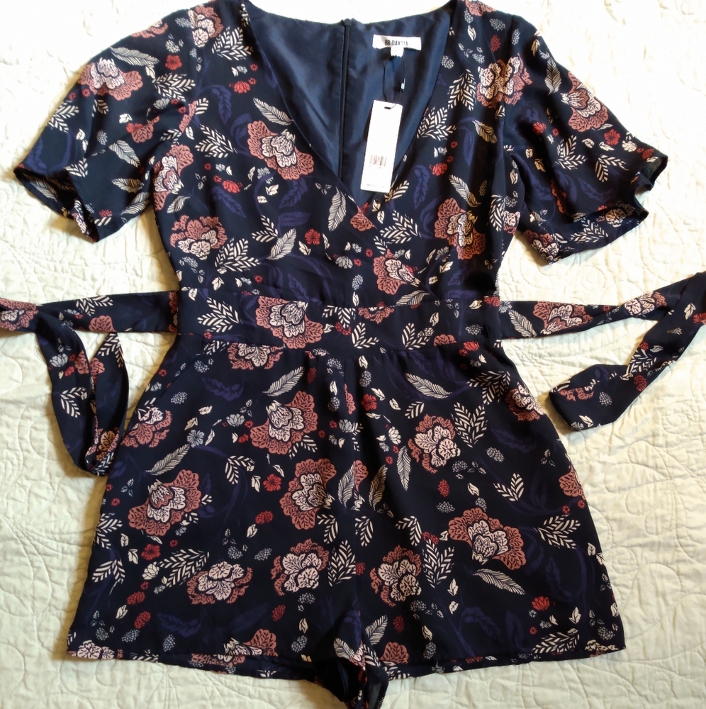 NWT BB Dakota navy floral romper, 2